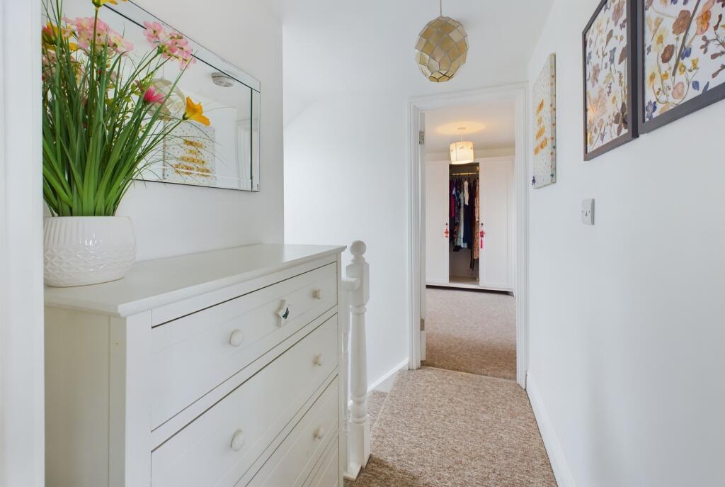 CAM02545G0-PR0334-STILL024