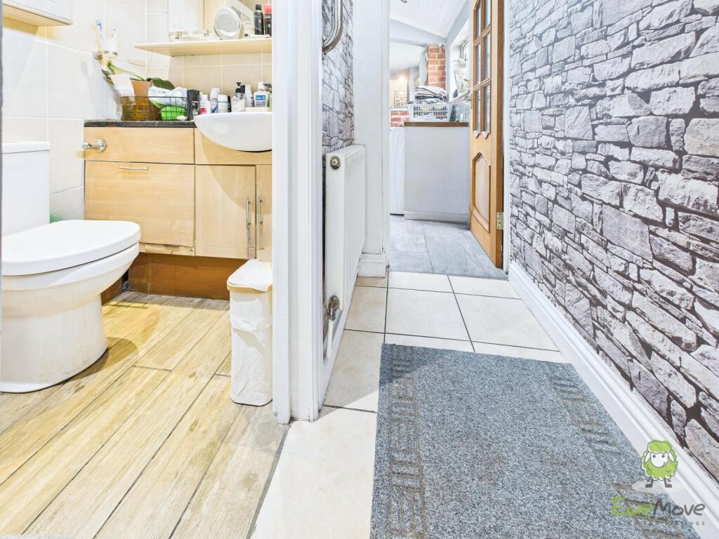 CAM01543G0-PR0158-STILL010