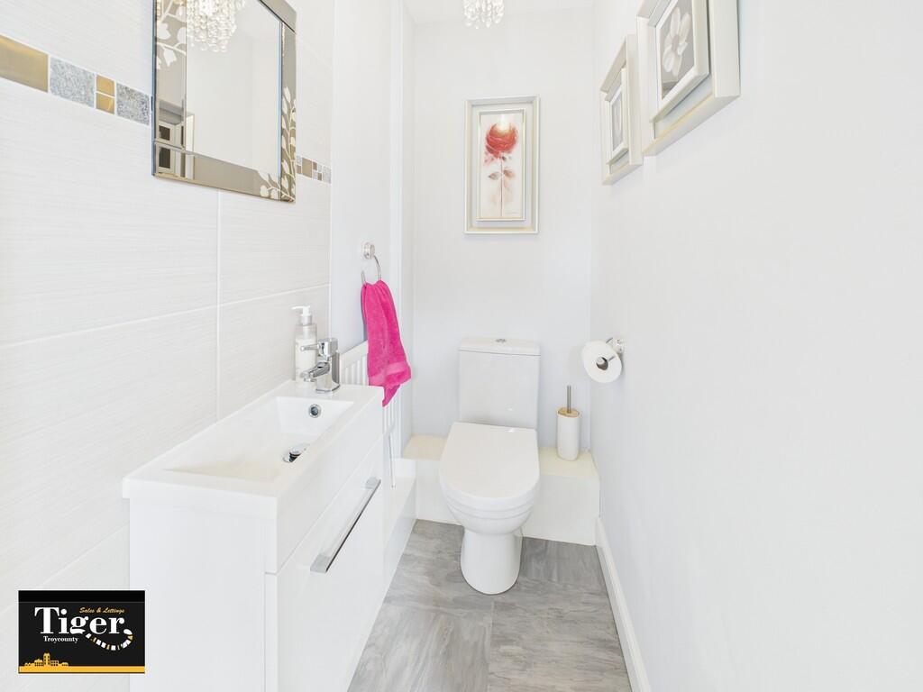 CAM02176G0-PR0550...