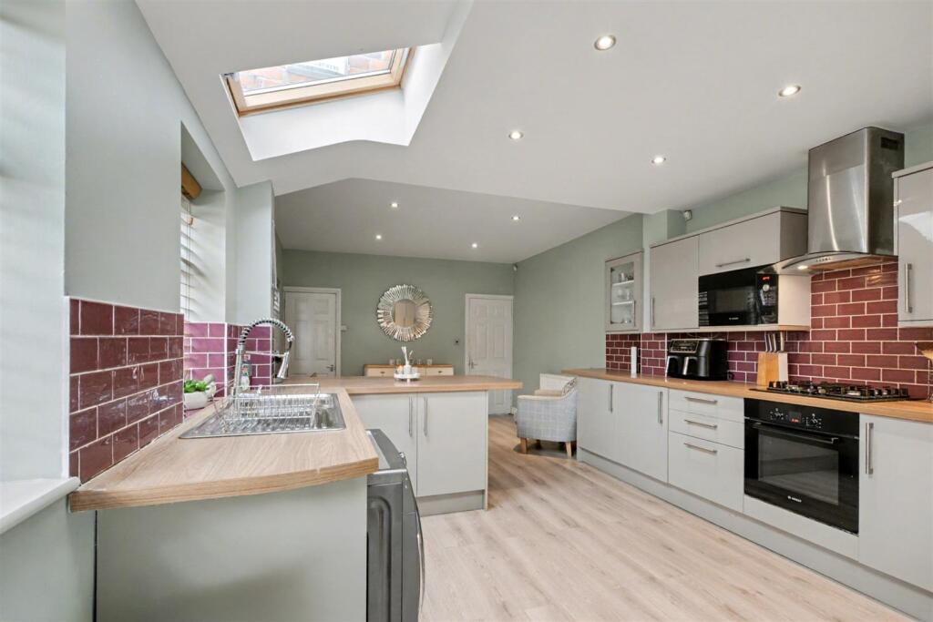 Kitchen Living_4.jpeg