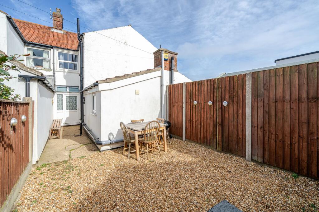 South facing courtyard garden