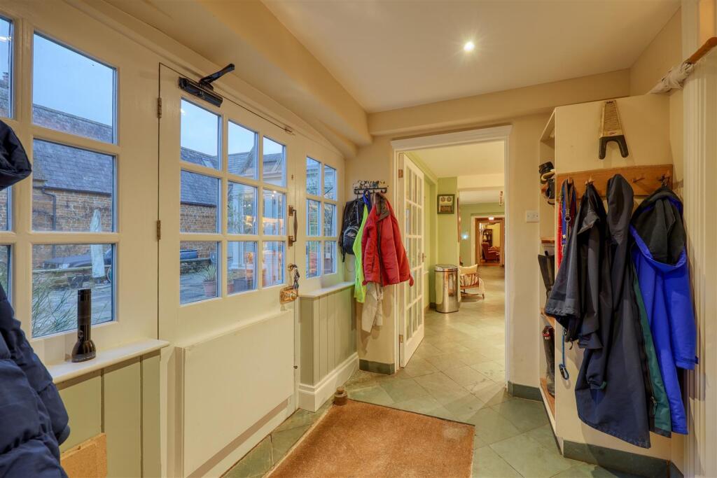 45 Main Street Caldecott-22.jpg