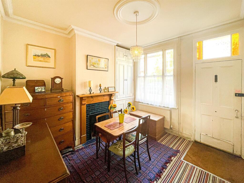 FRONT RECEPTION ROOM