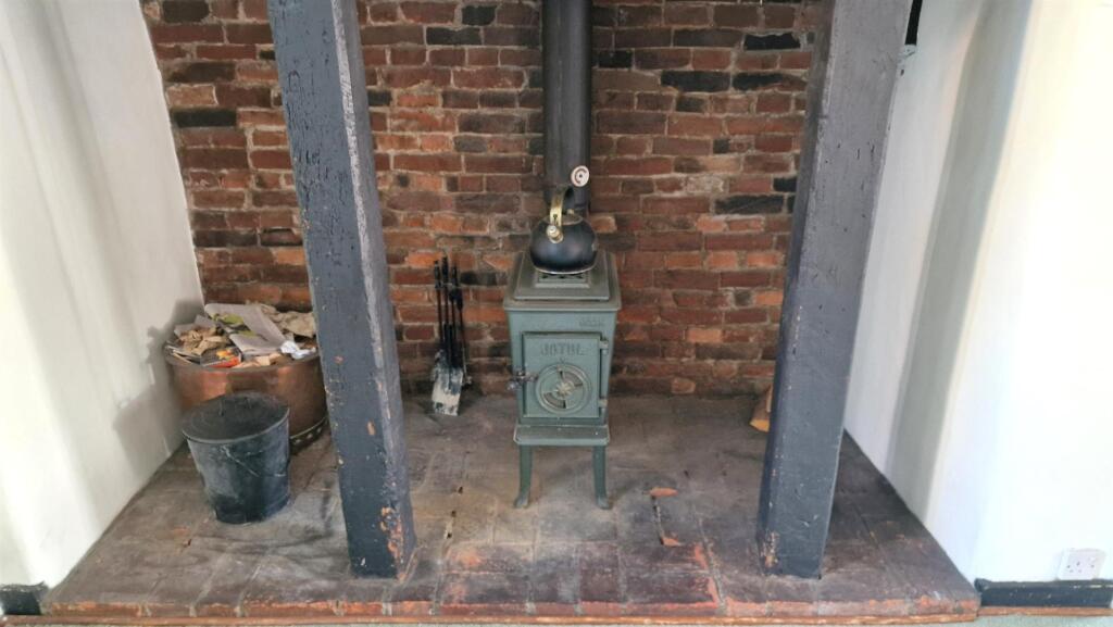 FIREPLACE DINING ROOM.jpg