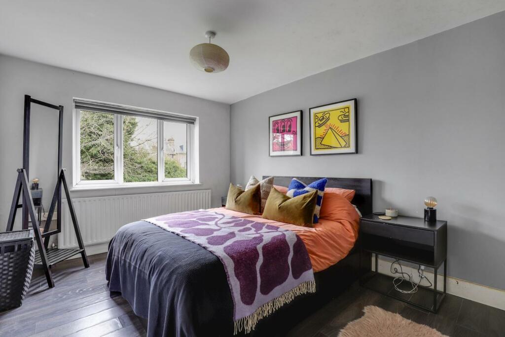01-e34dJHPropWpen - 2 Capel Court - 1-medium.jpg