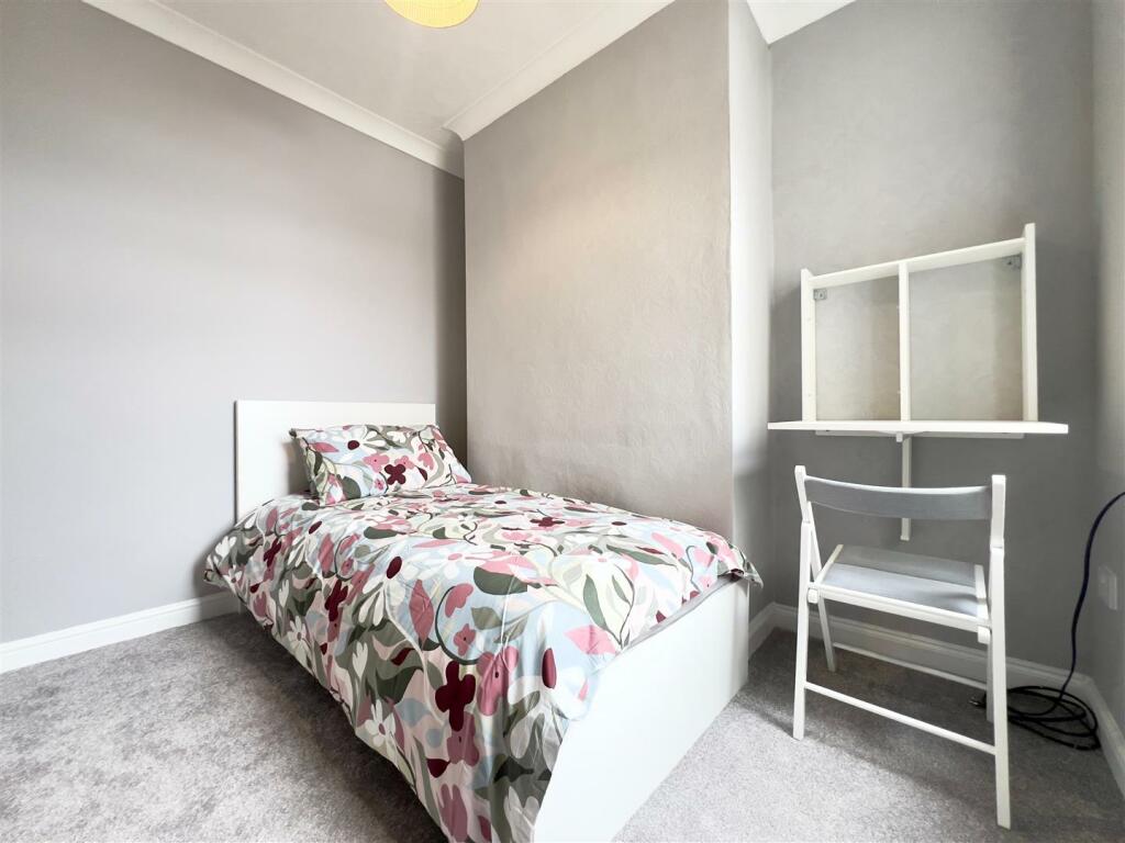 Room 2 (4).jpg