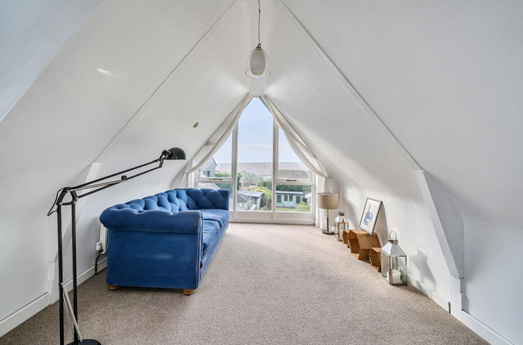 Bedroom/Living Area
