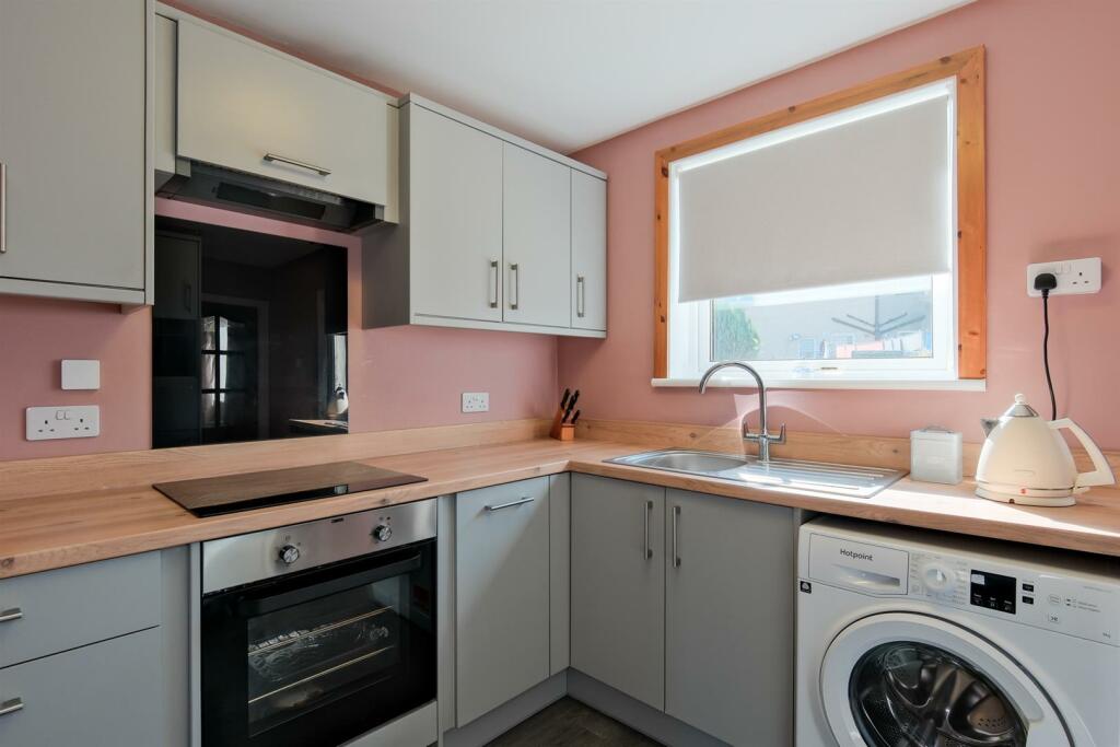 009-38 Earn Cres, Pather, Wishaw ML2 0PE.jpg