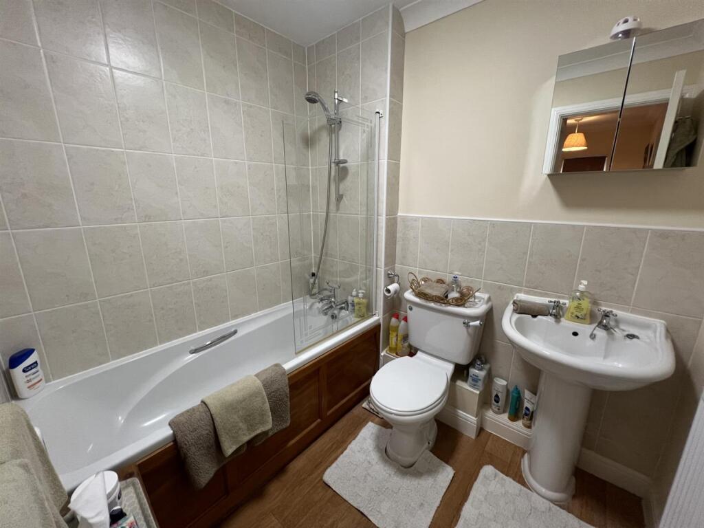 Bathroom.jpg