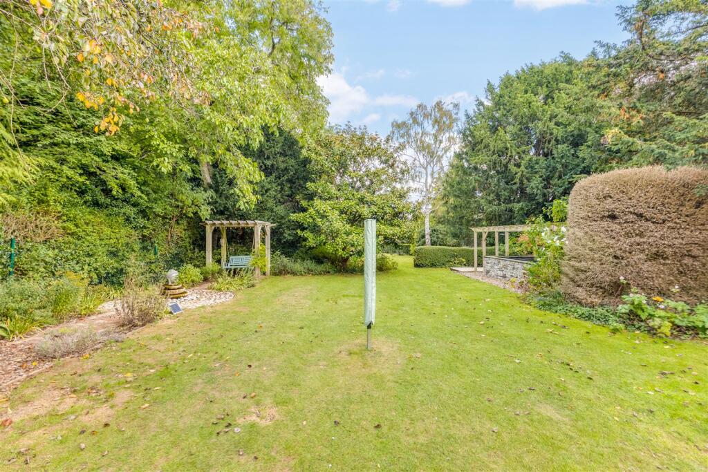 Norton Way South 334-62.jpg