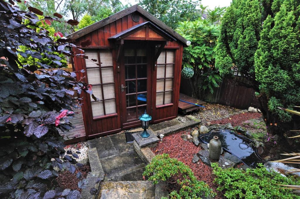 Summerhouse.JPG