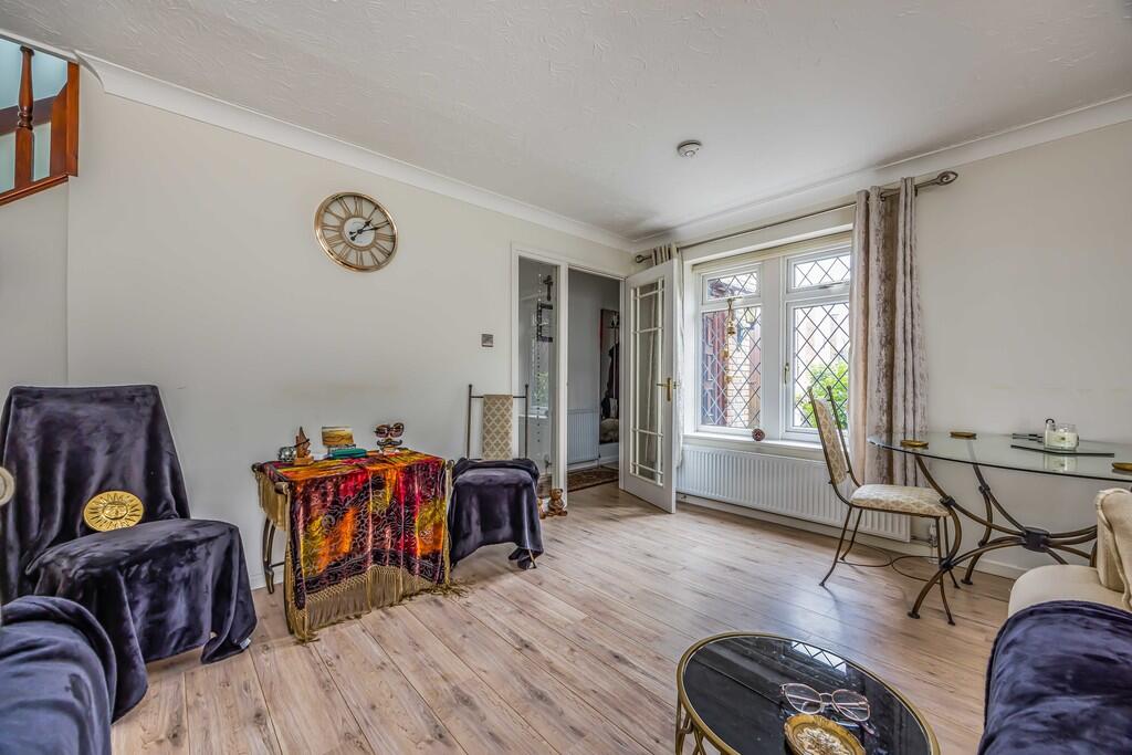 8 Westcliff Mews,...