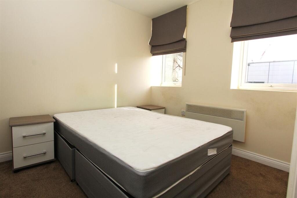 Bedroom.JPG