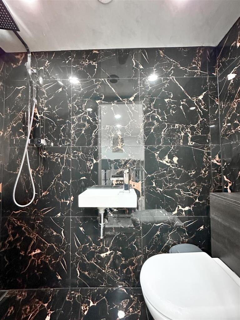 Staycasa Accommodation Manchester Carrill  2024AUG