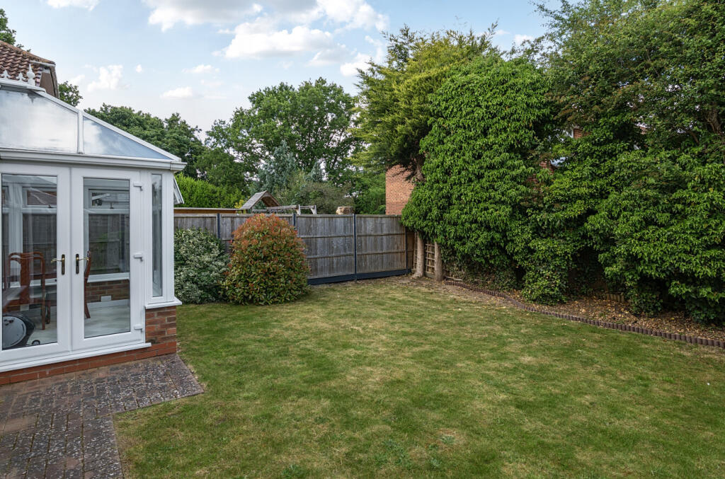 1296444-9-682b3d7...