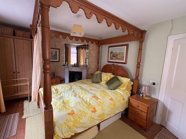 Bed 1.jpg