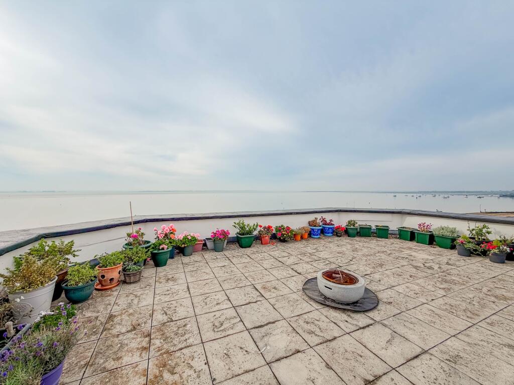 Roof Terrace Front