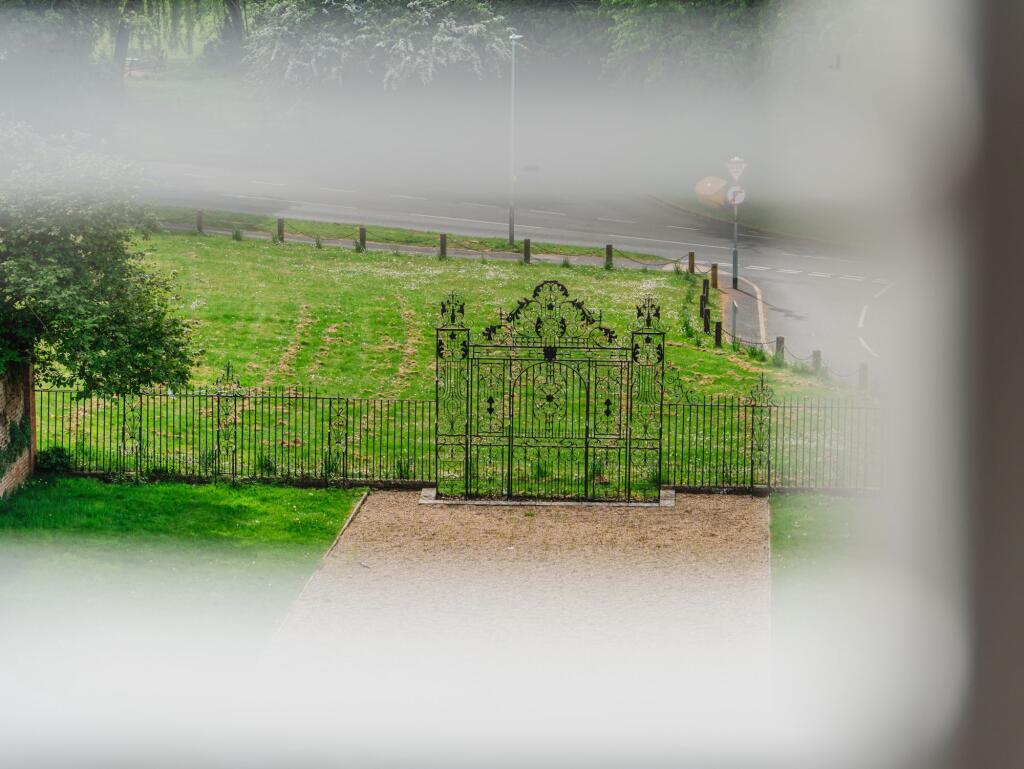 View to Front