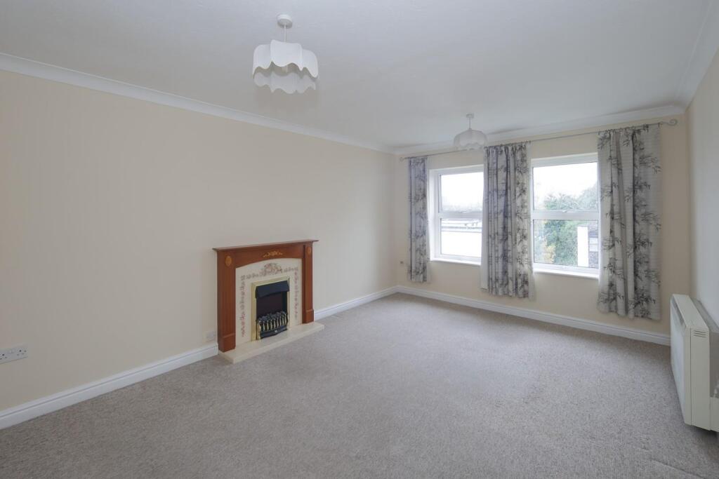 50 Oakfield House CV32.jpg