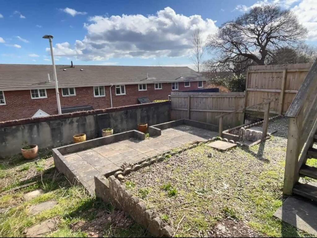 Hallerton Close 14 - Garden 2.jpg