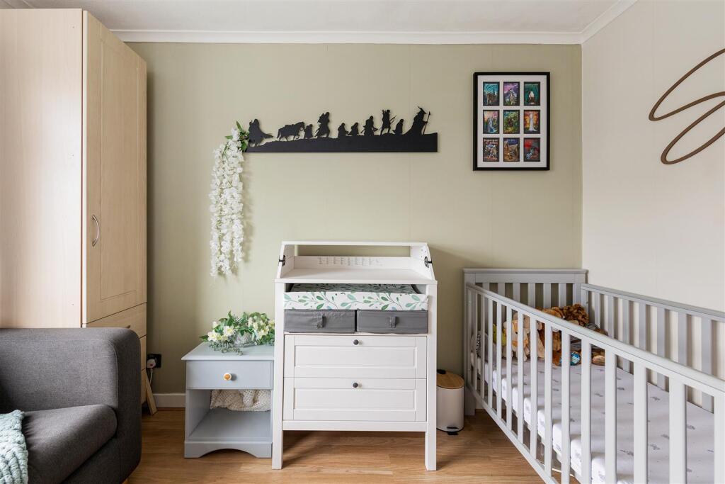 Chingford Avenue, E4