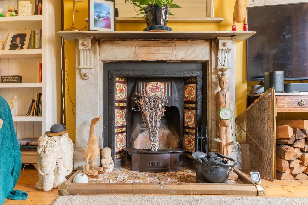 2S0RKE - Living Room B.jpg