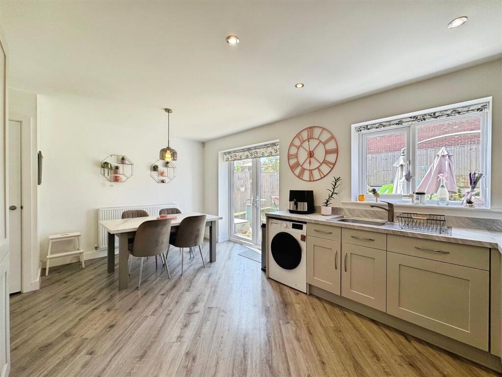 557ccd97--4CF8-9258-72235205F273-18337-000008D5A57