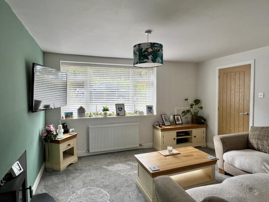 2 Burn Court, Dalry - Williamson and Henry