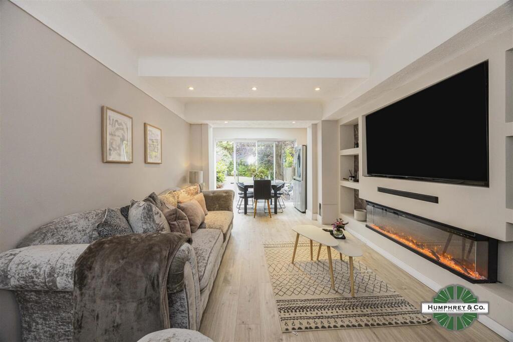 564 Upper Brentwood Road -015.JPG