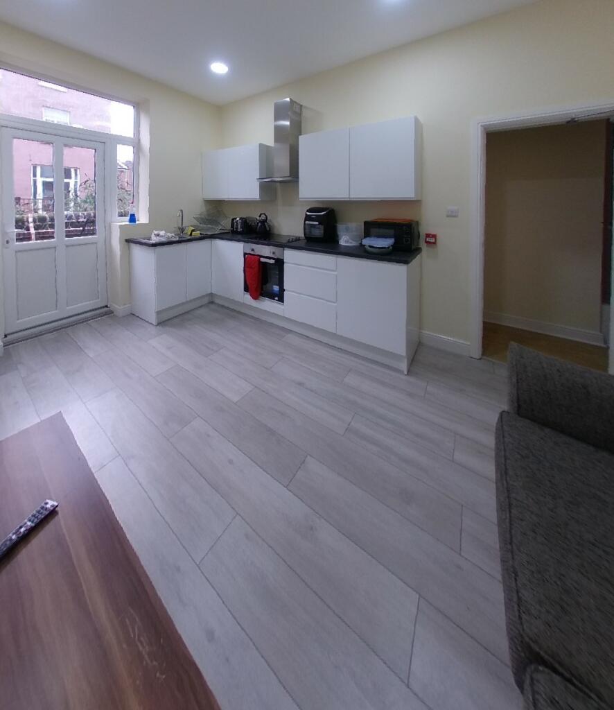 Main Kitchen (a)