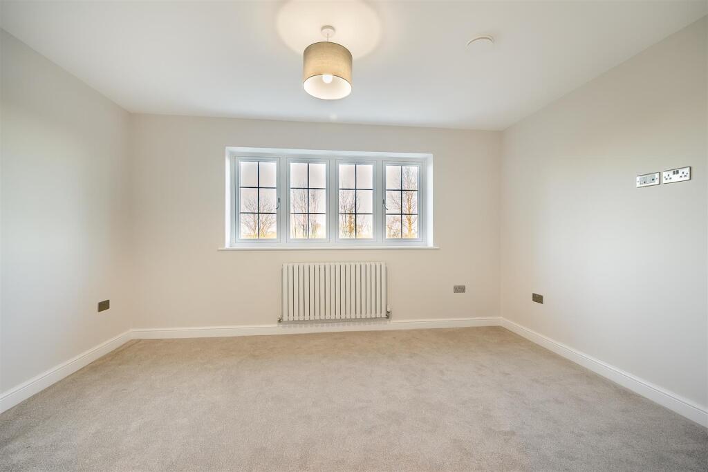 8581130-interior06.jpg