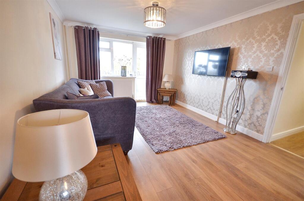 Lounge / Dining Room