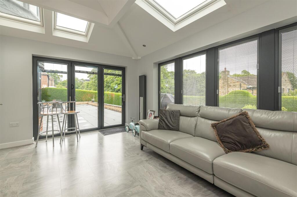 39 - 14 Broomfield Road HD2 2HG.jpg