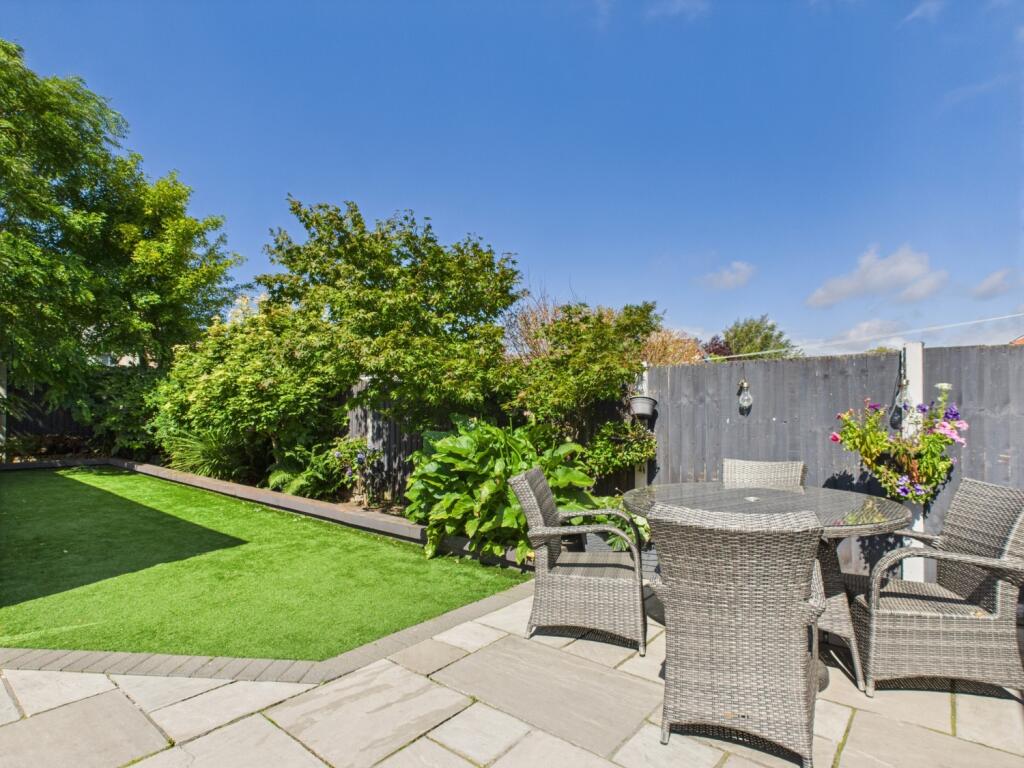 CAM02386G0-PR0139-STILL030