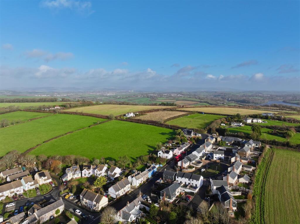 dji_fly_20251210_100604_0908_1765367547291_photo.j