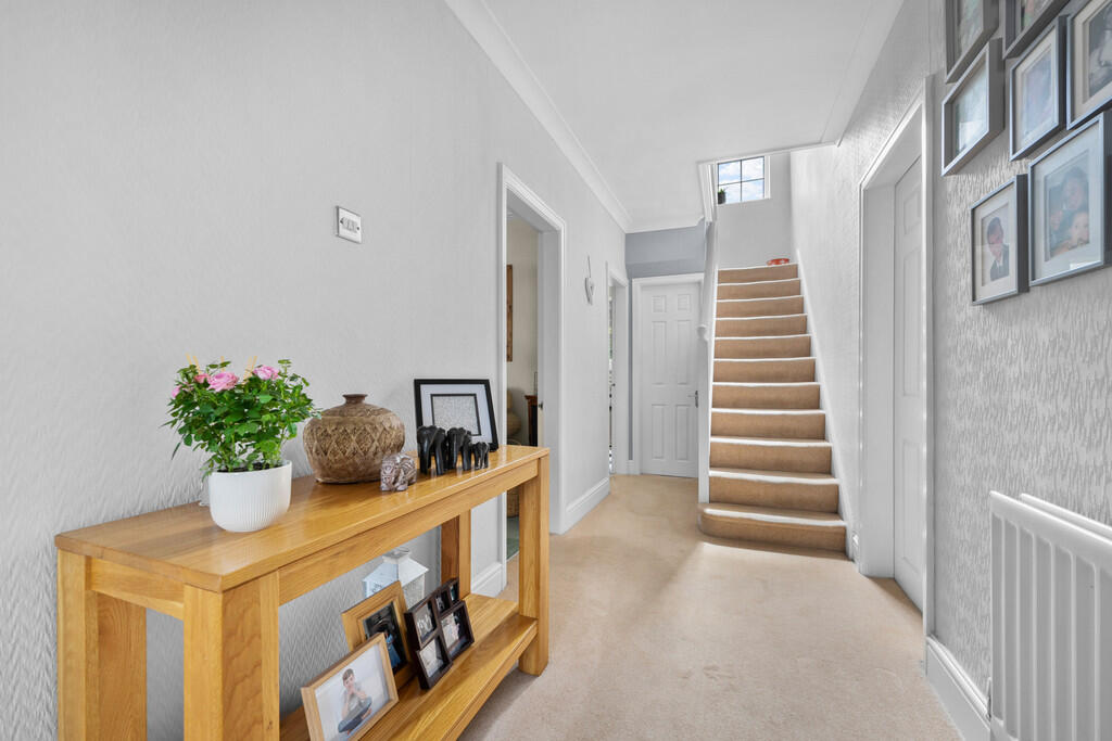 3 Curzon Close-23
