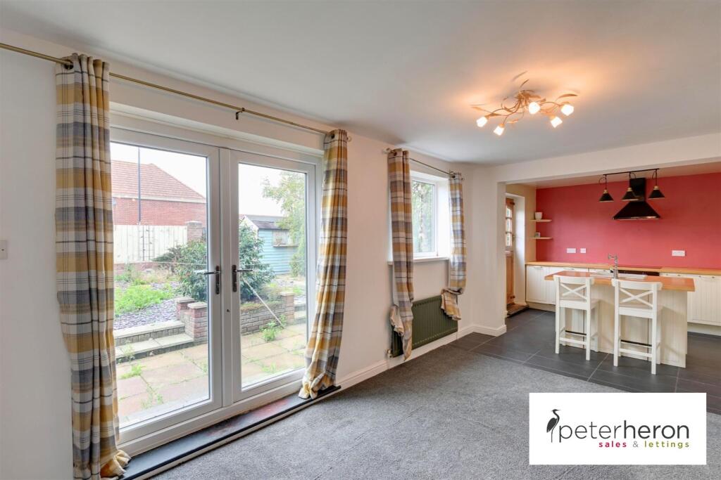 Breakfasting Kitchen