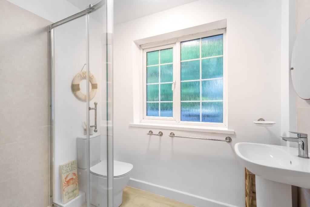 en-suite (2).jpg