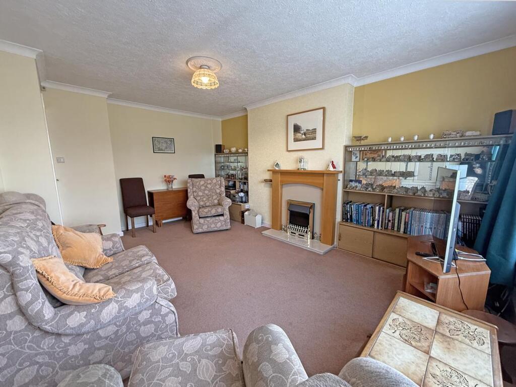 Cardigan Road 20 - Lounge 2.jpg