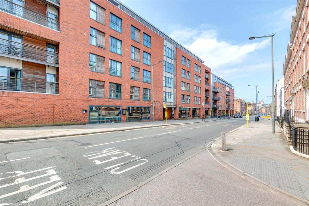 87 Hudson Gardens_1.jpg