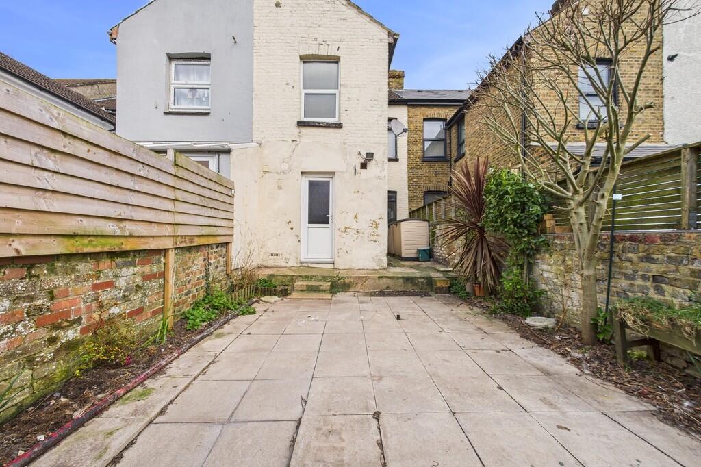 CAM01085G0-PR0528...