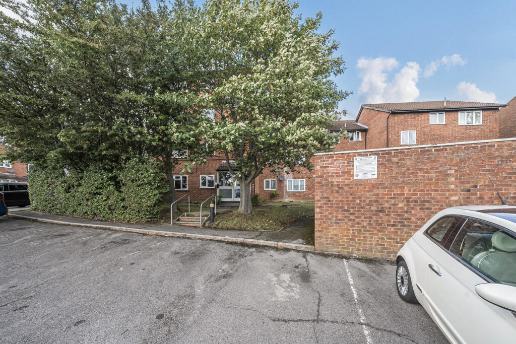 1348970-16-68b85e...