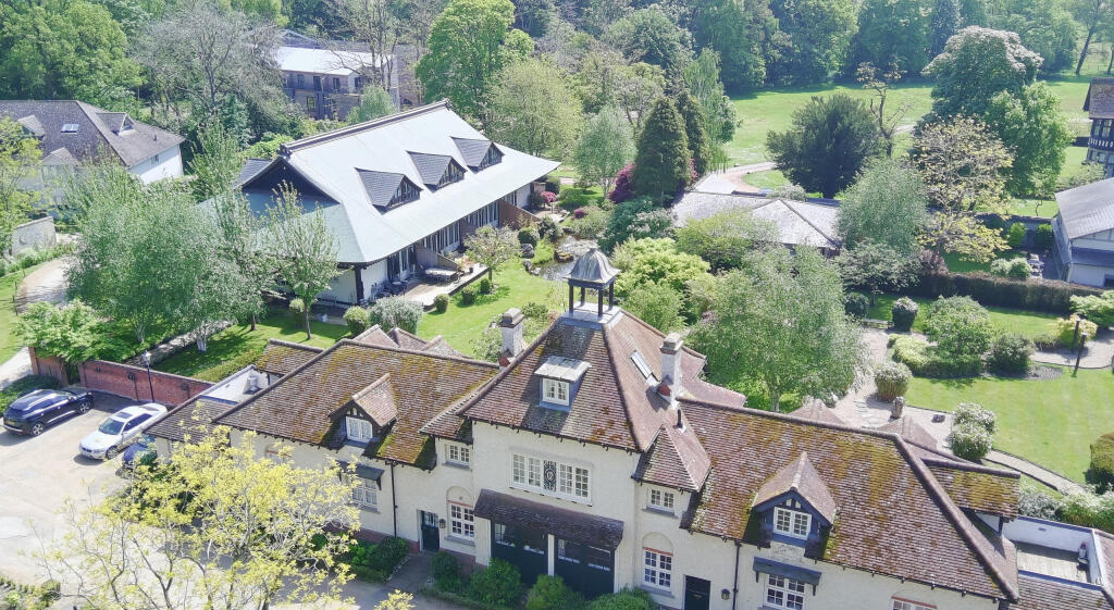 5887647_100DRONE_SING0036_edited