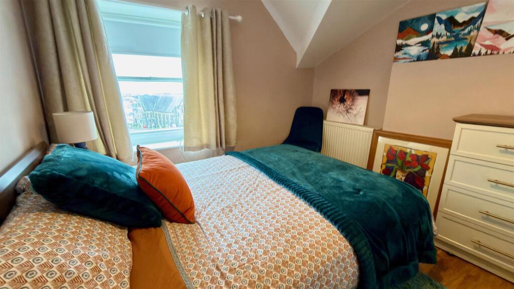 BEDROOM PLUS EN-SUITE