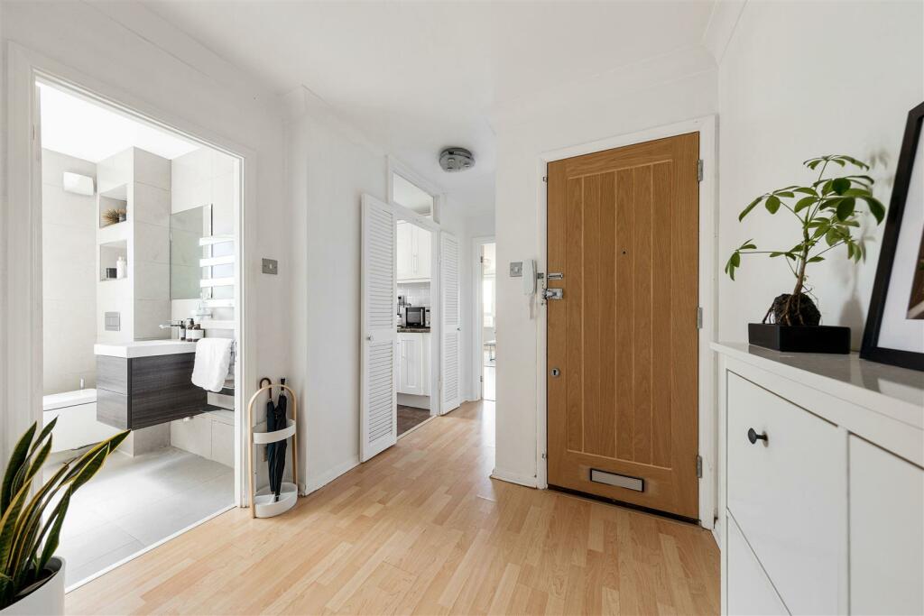 Castle Avenue E4