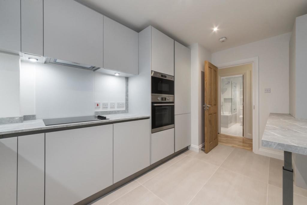 KITCHEN 2.jpg