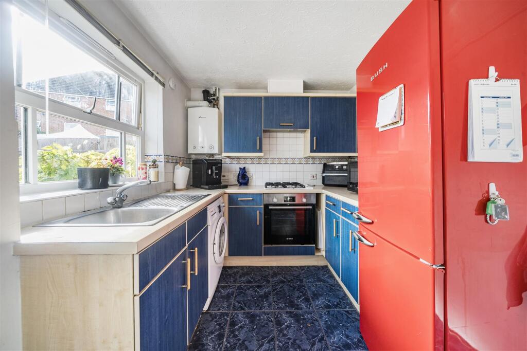 26 Kestrel Crescent, Brackley (19).jpg