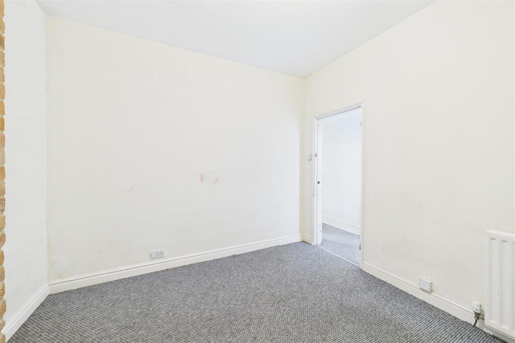59 Great Western Road, Gloucester GL1 3PZ| Freehol