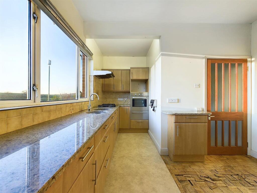 15 - Detached House for Auction, Sea Mills.jpg