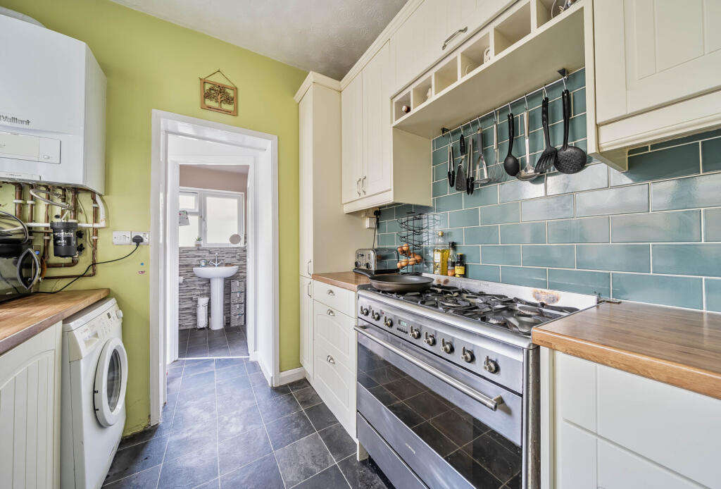 1301894-3-684090f...